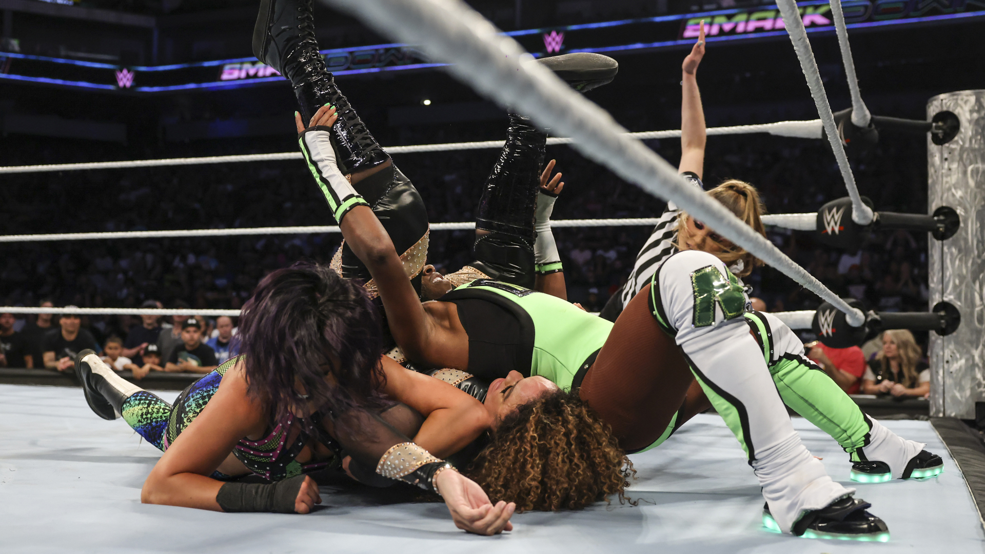 Nia Jax Bayley Naomi