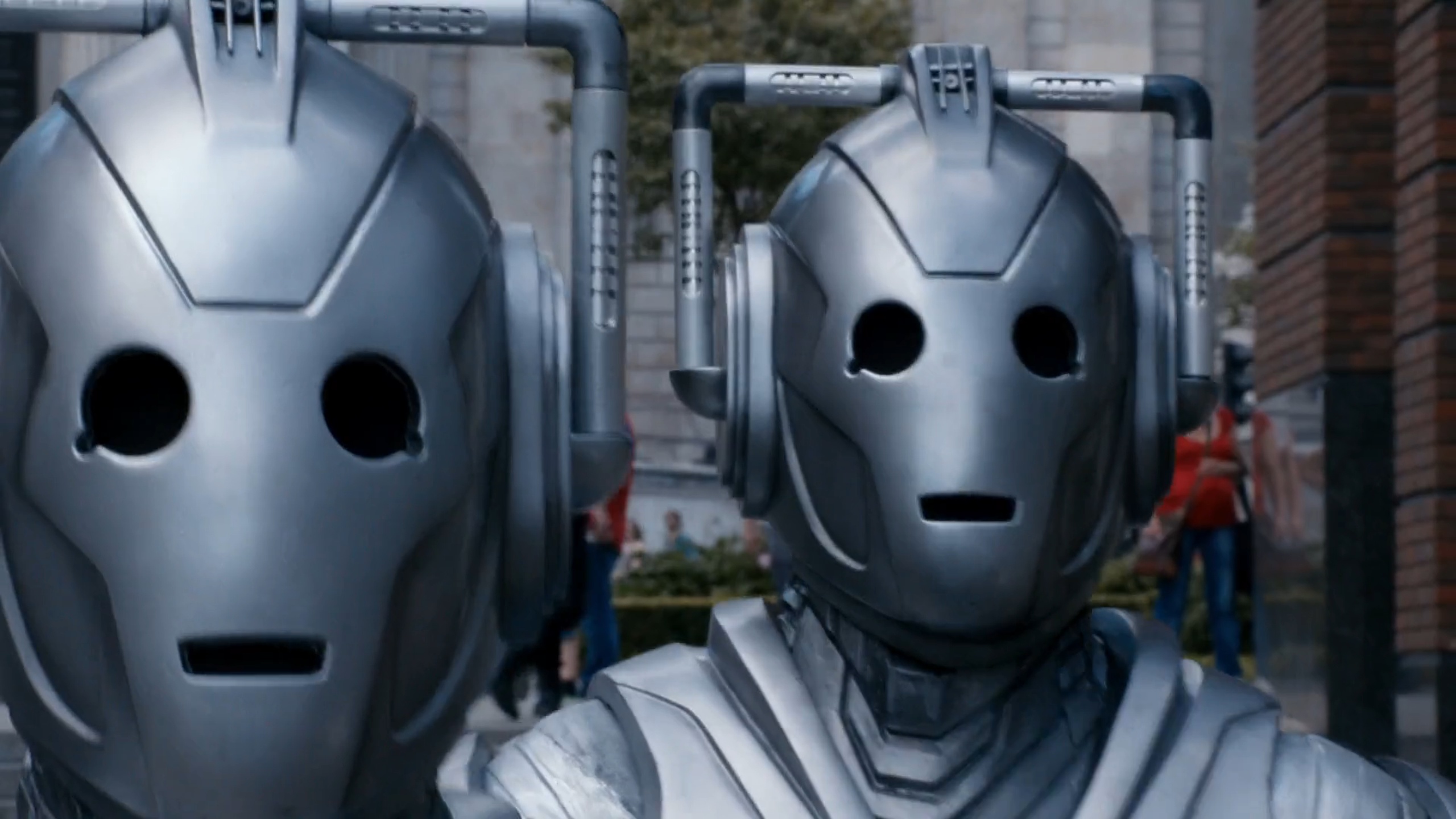 Doctor Who Dark Water cliffhanger Cybermen