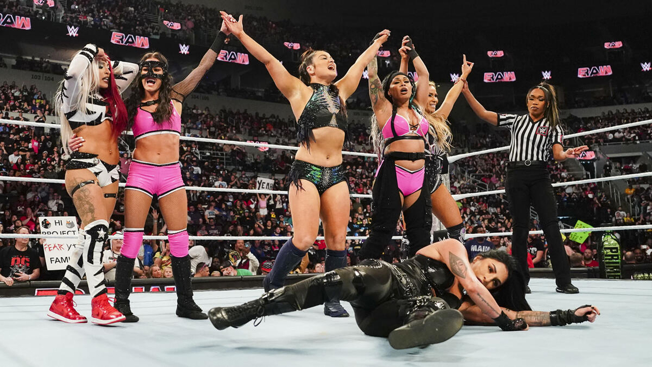 WWE Raw Zelina Vega Katana Chance Lyra Valkyria Kayden Carter Natalya