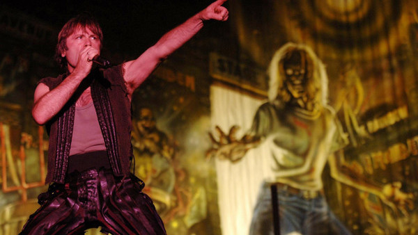 Bruce Dickinson of Iron Maiden performing on the Main Stage at the Reading Festival, Sunday 28 August 2005. PRESS ASSOCIATION Photo. Photo credit should read: Yui Mok/PA