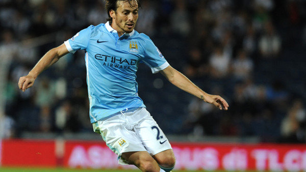 Manchester Citys David Silva controls the ball during the English Premier League soccer match between West Bromwich Albion and Manchester City at the Hawthorns, West Bromwich, England, Monday, Aug. 10, 2015. (AP Photo/Rui Vieira)