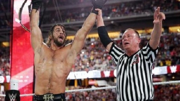 Rollins Wrestlemania 31