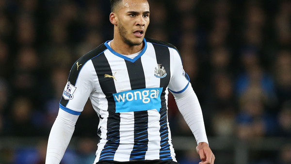 Newcastle United's Jamaal Lascelles in action against Everton