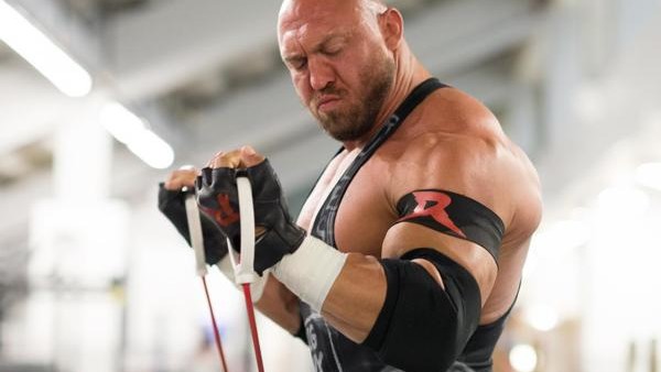 Ryback working out