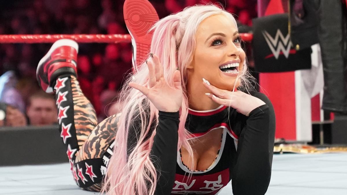 From Wings to Rings: How Liv Morgan Went From Hooters to the WWE! -  Official Website of Joe DeFranco & DeFranco's Gym!