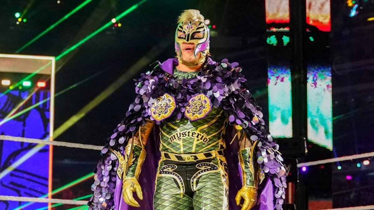 Big Backstage Update On Rey Mysterios Wwe Contract Status