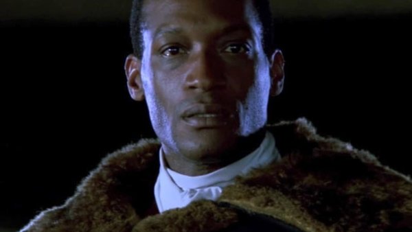 Tony Todd liked his crowbar in 'Night of the Living Dead' (1990) so much,  he had his hand removed and replaced with a hook. After casting him for  Candyman the studio was