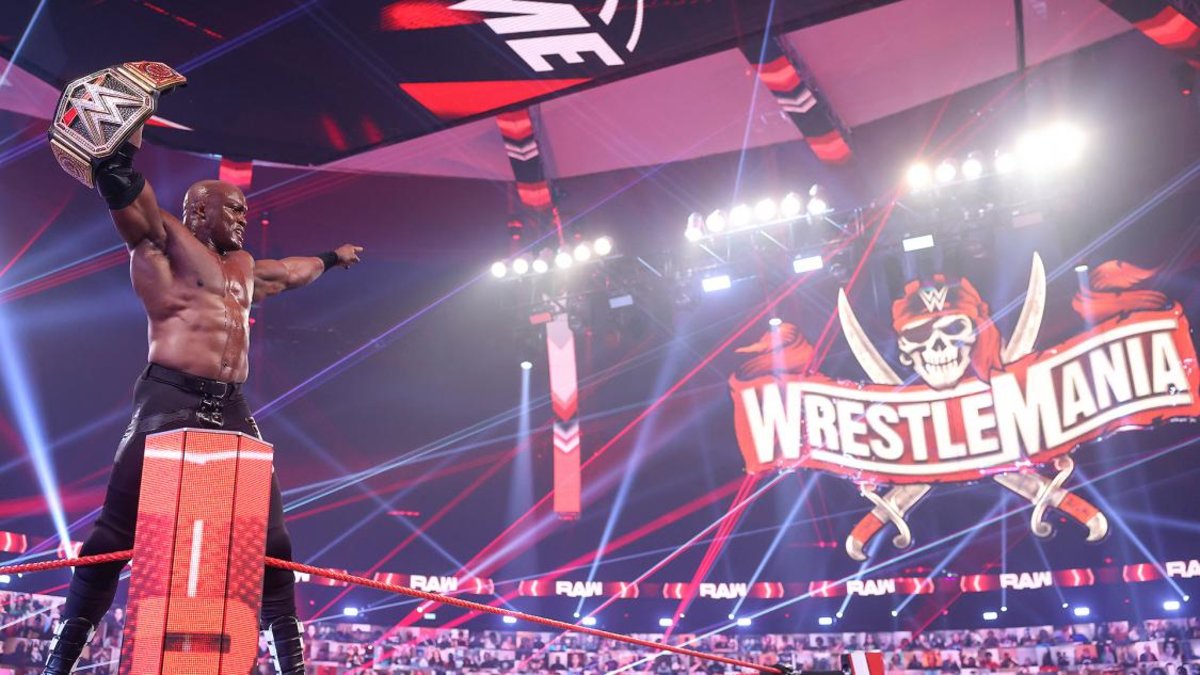 Raw live. Бобби Лэшли 2021. Бобби Лешли против Миза. Действующий чемпион WWE 2021. Чембер чемпион.