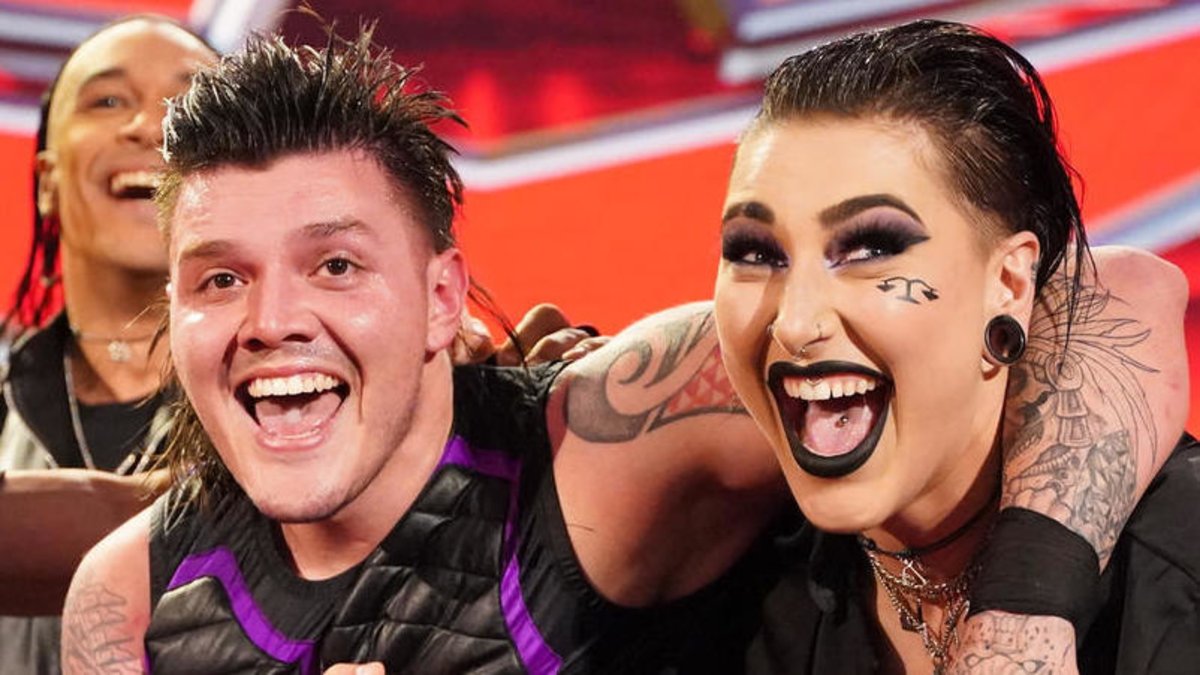 7 Ups & 3 Downs From WWE Raw (Oct 17)