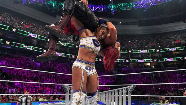 Bianca Belair vs. IYO SKY -- Raw Women's Championship Match