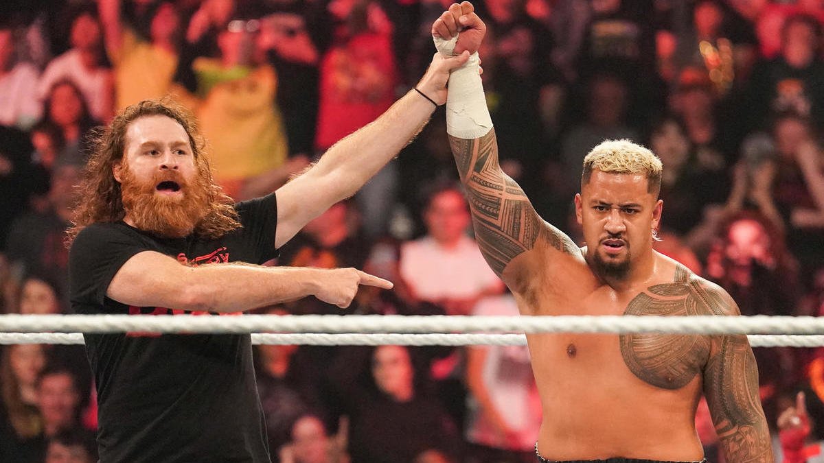 The Bloodline Nearly Erupts On WWE Raw