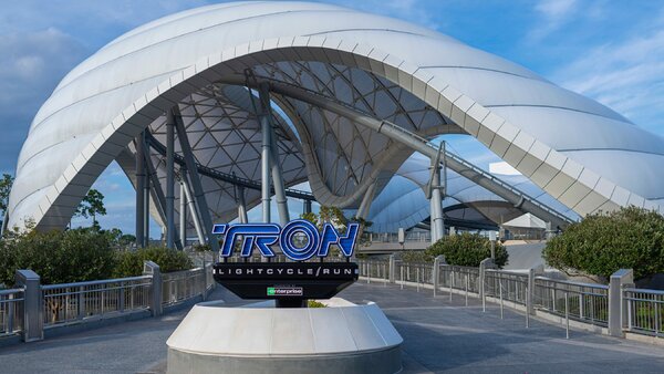 Tron lightcycle/run walt disney world