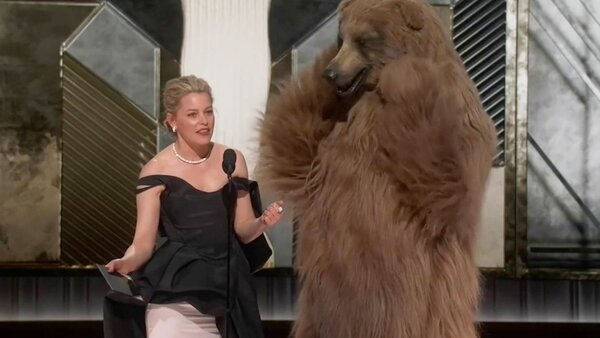 Oscars 2023 Elizabeth Banks