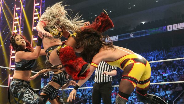 Bayley Damage CTRL Liv Morgan Raquel Rodriguez