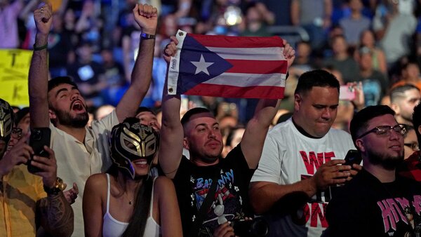 WWE Crowd Puerto Rico