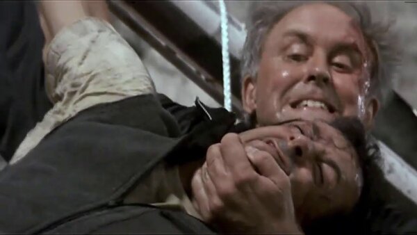 Cliffhanger John Lithgow Qualen Fight Scene