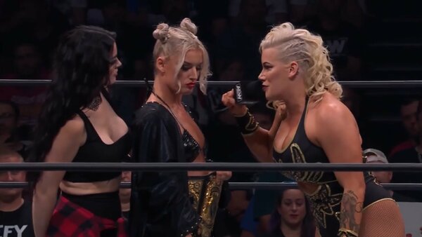 Taya Valkyrie Toni Storm Saraya