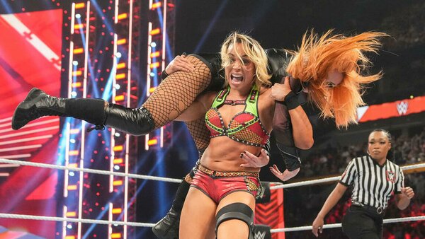 Becky Lynch Zoey Stark