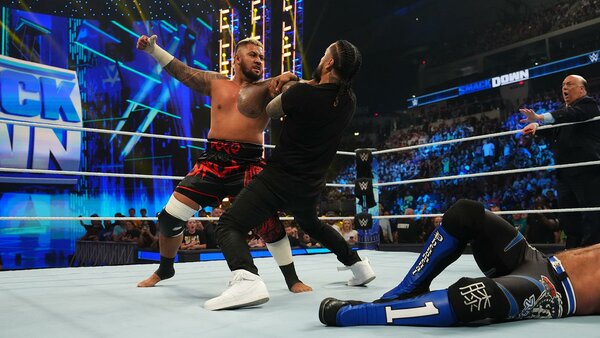 Solo Sikoa Jimmy Uso Paul Heyman Bloodline AJ Styles