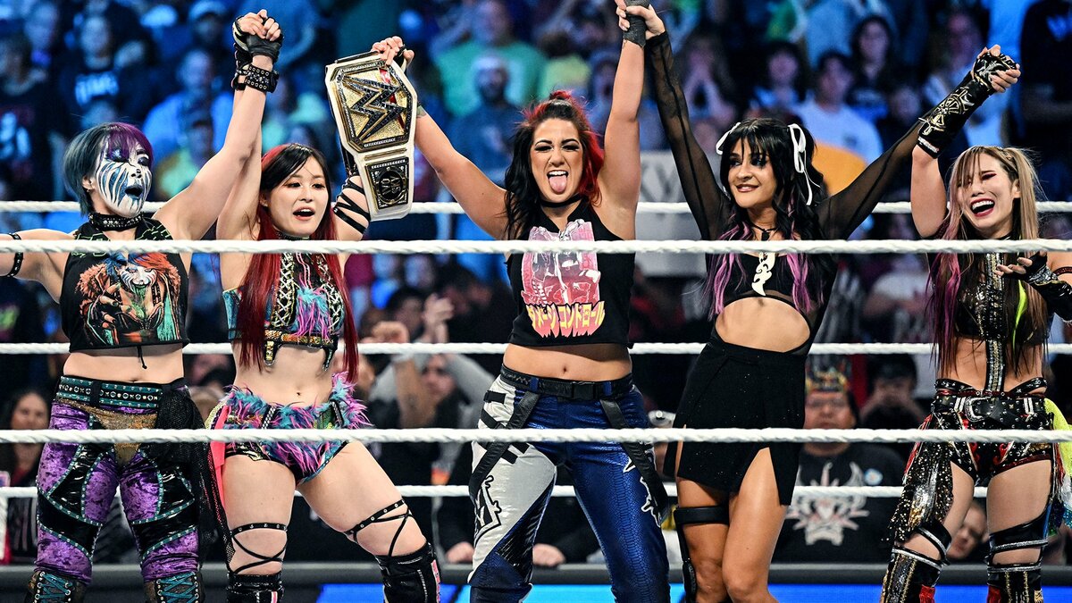 4 Ups & 5 Downs From WWE SmackDown (Nov 10 Results & Review)