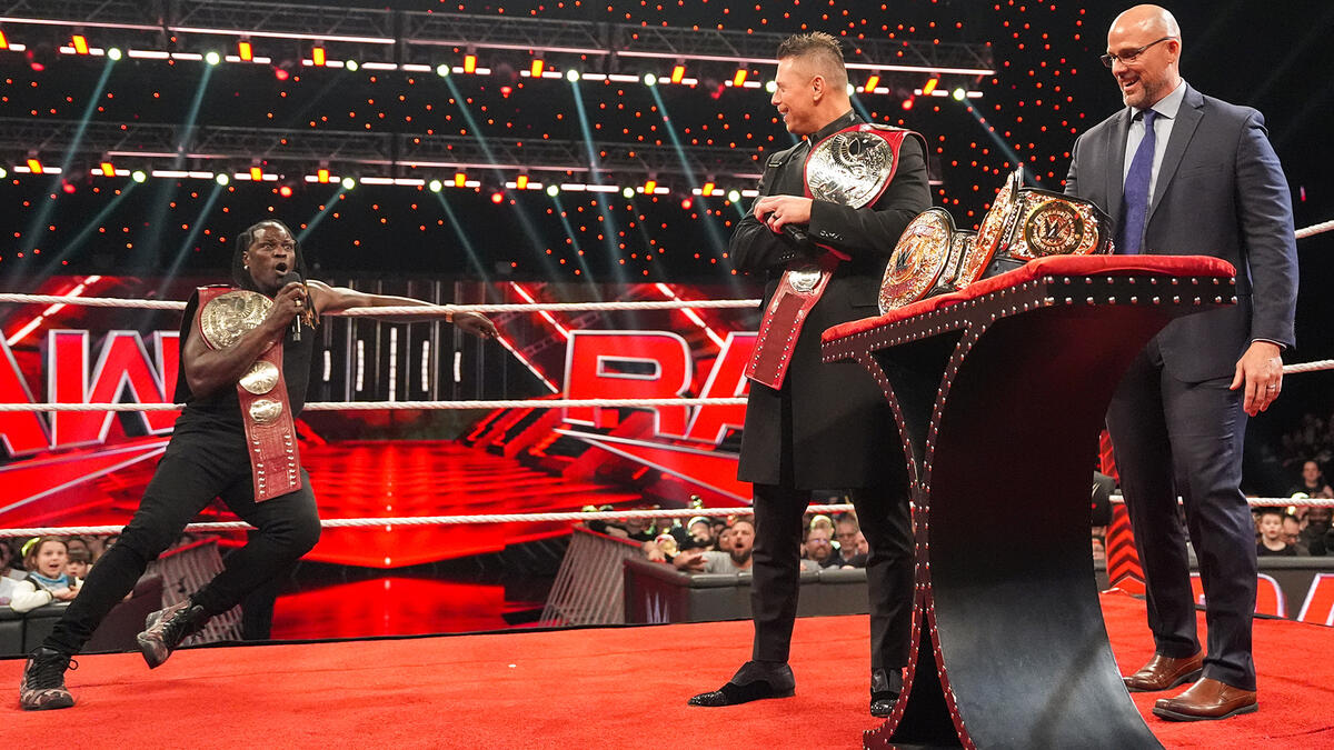 8 Ups & 4 Downs From WWE Raw (15 April Results & Review) Page 3