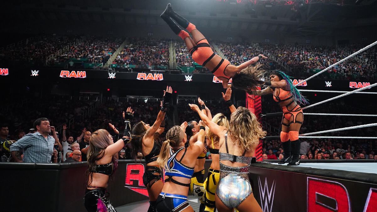 5 Ups & 5 Downs From WWE Raw (20 May Results & Review) Page 5