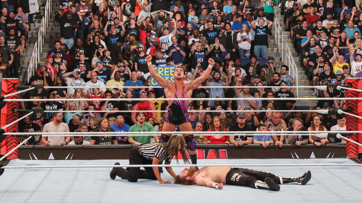 5 Ups & 5 Downs From WWE Raw (20 May Results & Review) Page 8