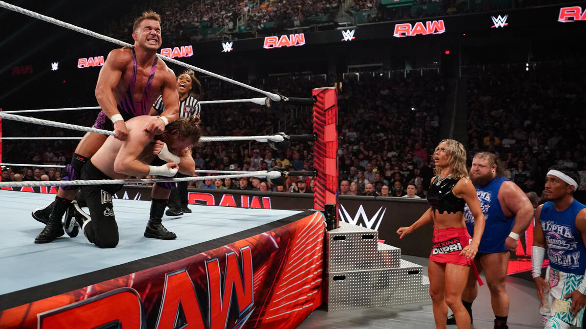 5 Ups & 5 Downs From WWE Raw (20 May Results & Review) Page 3