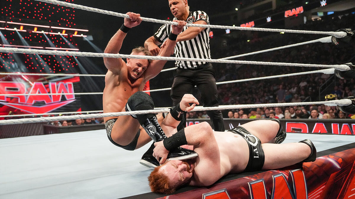 6 Ups & 5 Downs From WWE Raw (3 June - Results & Review) – Page 11