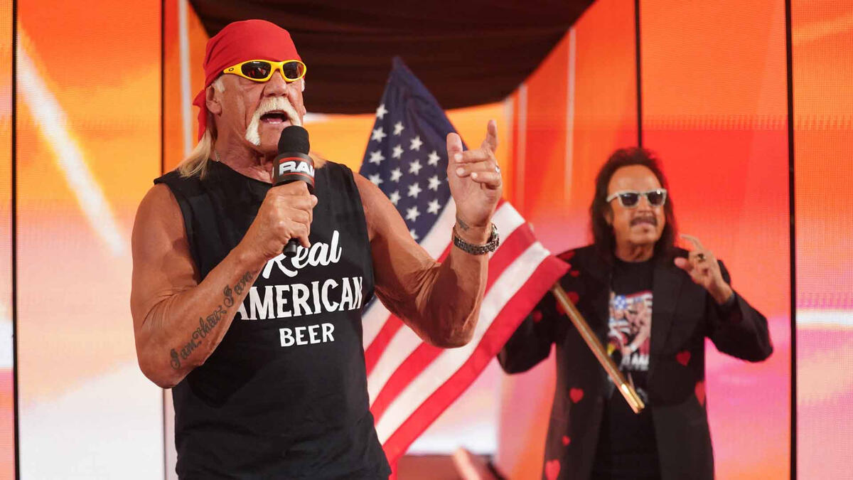 Hulk Hogan BOOED As WWE Raw Return Backfires